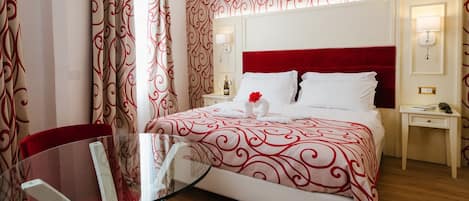 Couette en duvet d'oie, coffres-forts dans les chambres, bureau