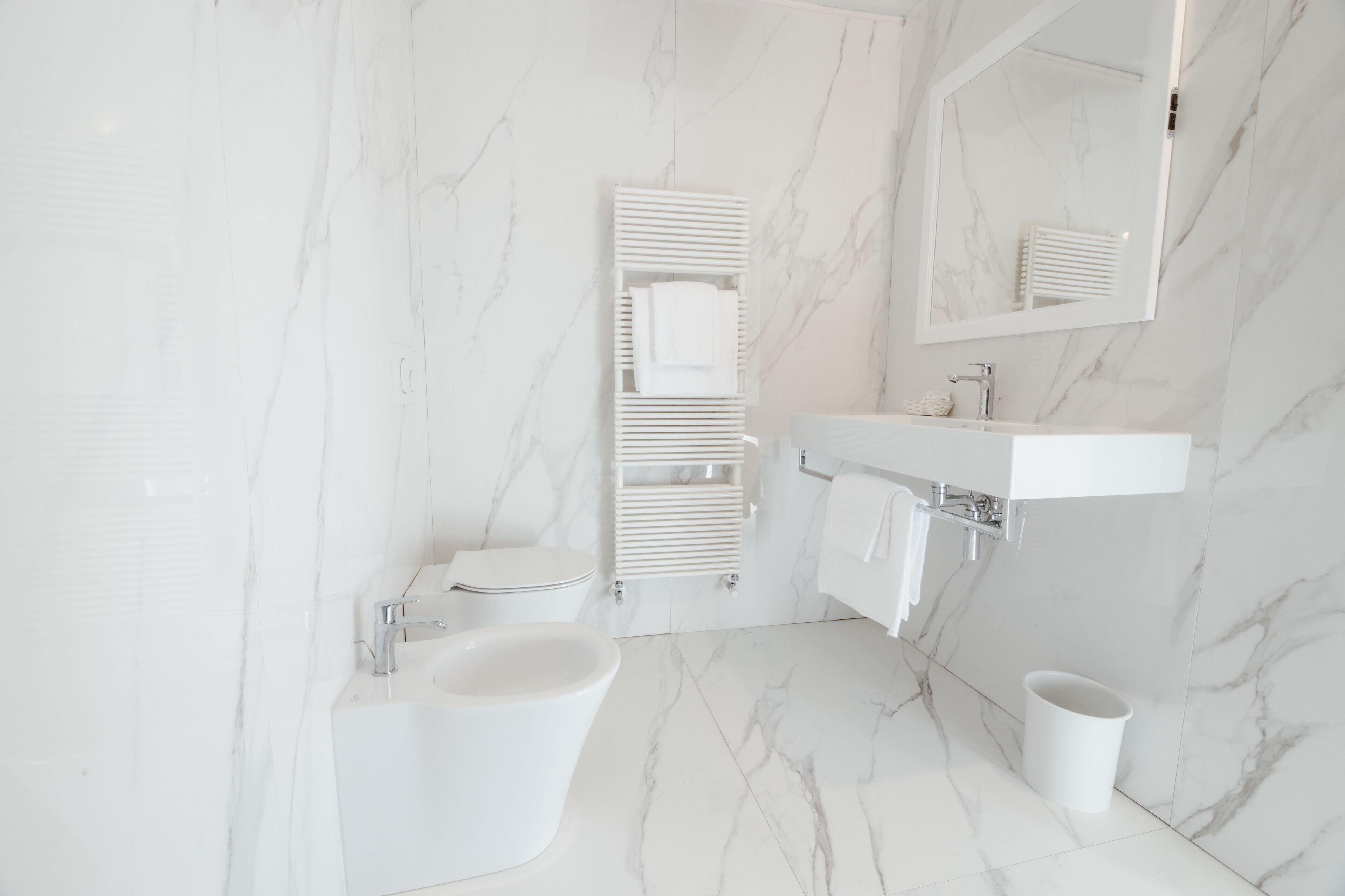 comfort double room | bathroom | shower, hair dryer, slippers, bidet