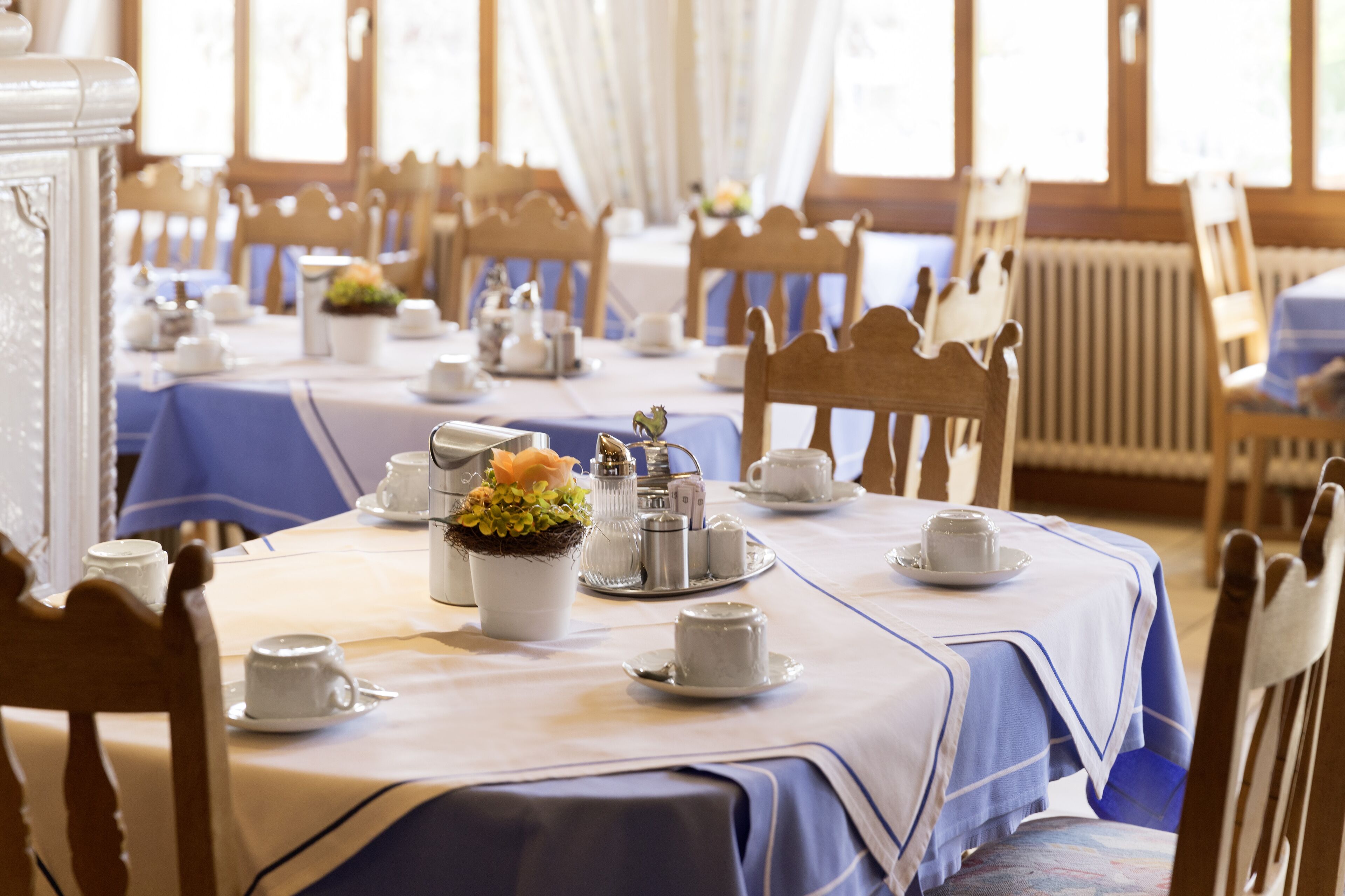 Buffetaamiainen arkipäivisin (18 EUR per henkilö)