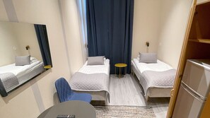 Phòng 2 giường đơn Economy, 2 giường đơn, không hút thuốc, phòng tắm dùng chung | 1 phòng ngủ, bàn ủi/dụng cụ ủi quần áo 