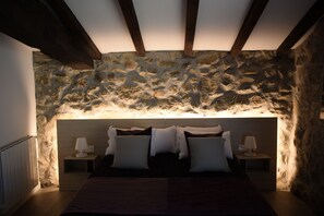 Design Room (Bat) | Hypo-allergenic bedding, down comforters, individually decorated - Casa Rural Martiamuno Landetxea (Zumarraga)