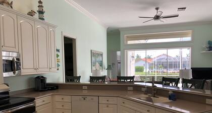 Relaxing 4 Bedroom - Walk to South Beach