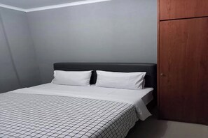 Deluxe Room | Desk, soundproofing, iron/ironing board, free WiFi - Barada Rooms (Curug)