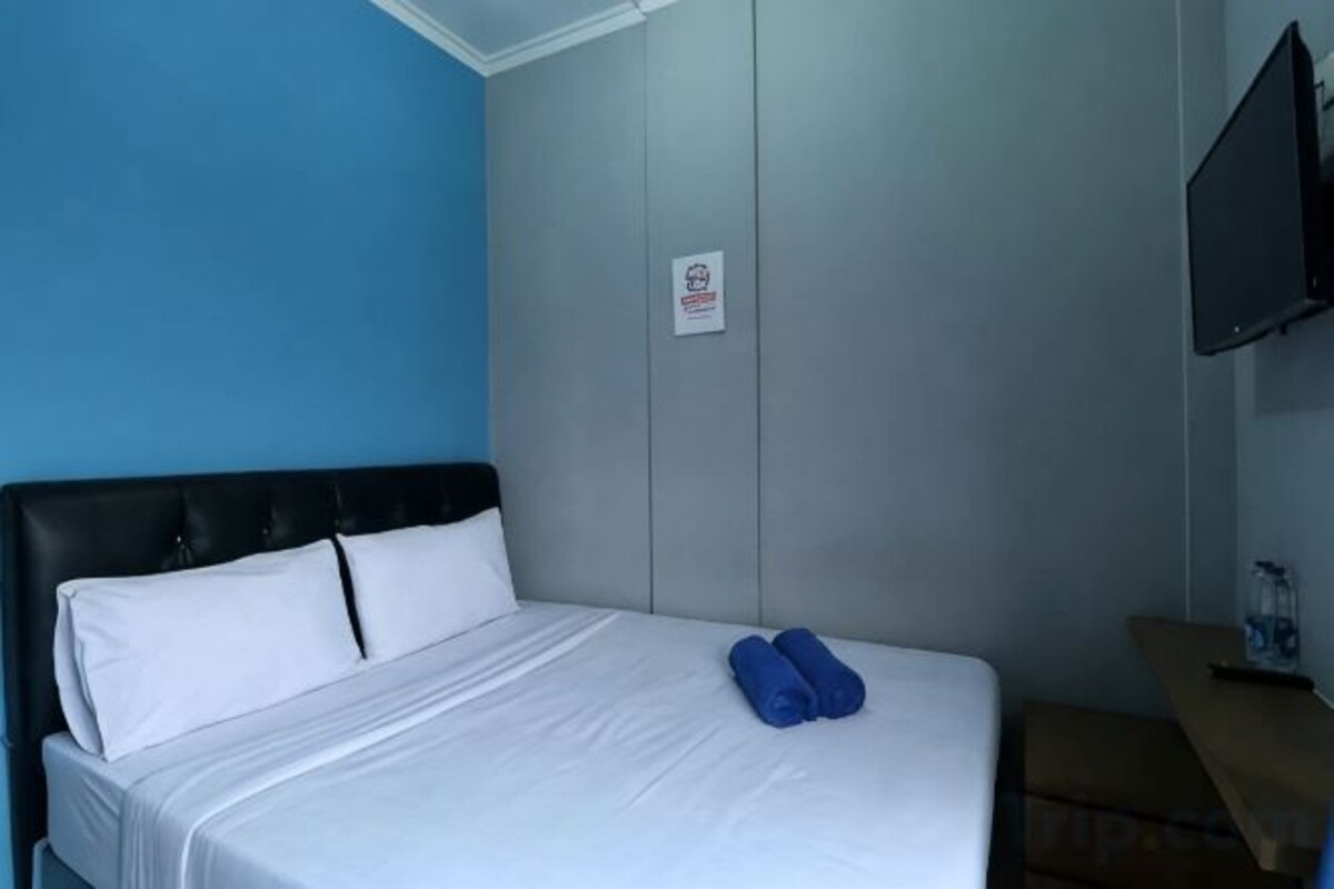 Schreibtisch, schallisolierte Zimmer, Bügeleisen/Bügelbrett