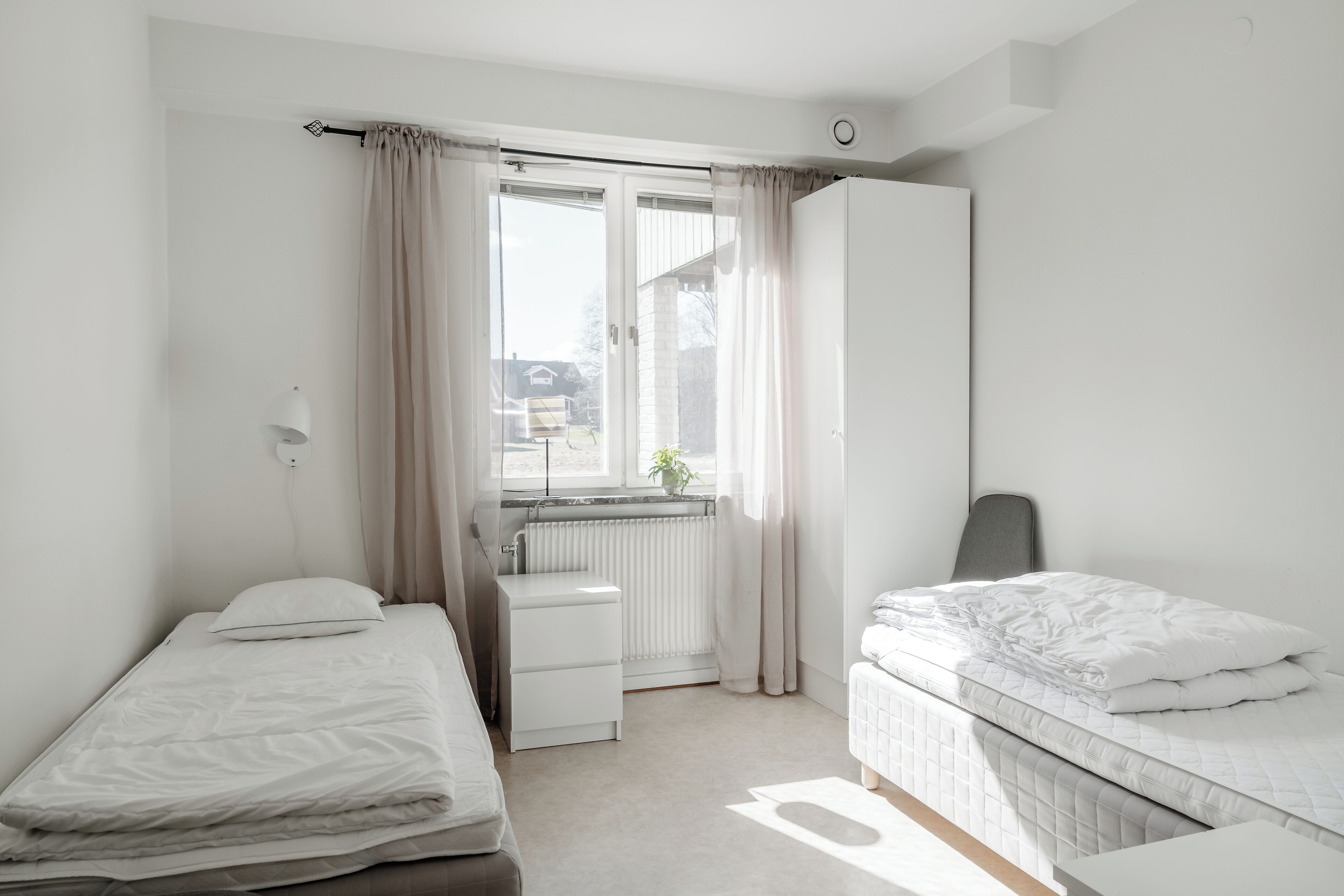 twin room, 2 single beds, shared bathroom | free wifi