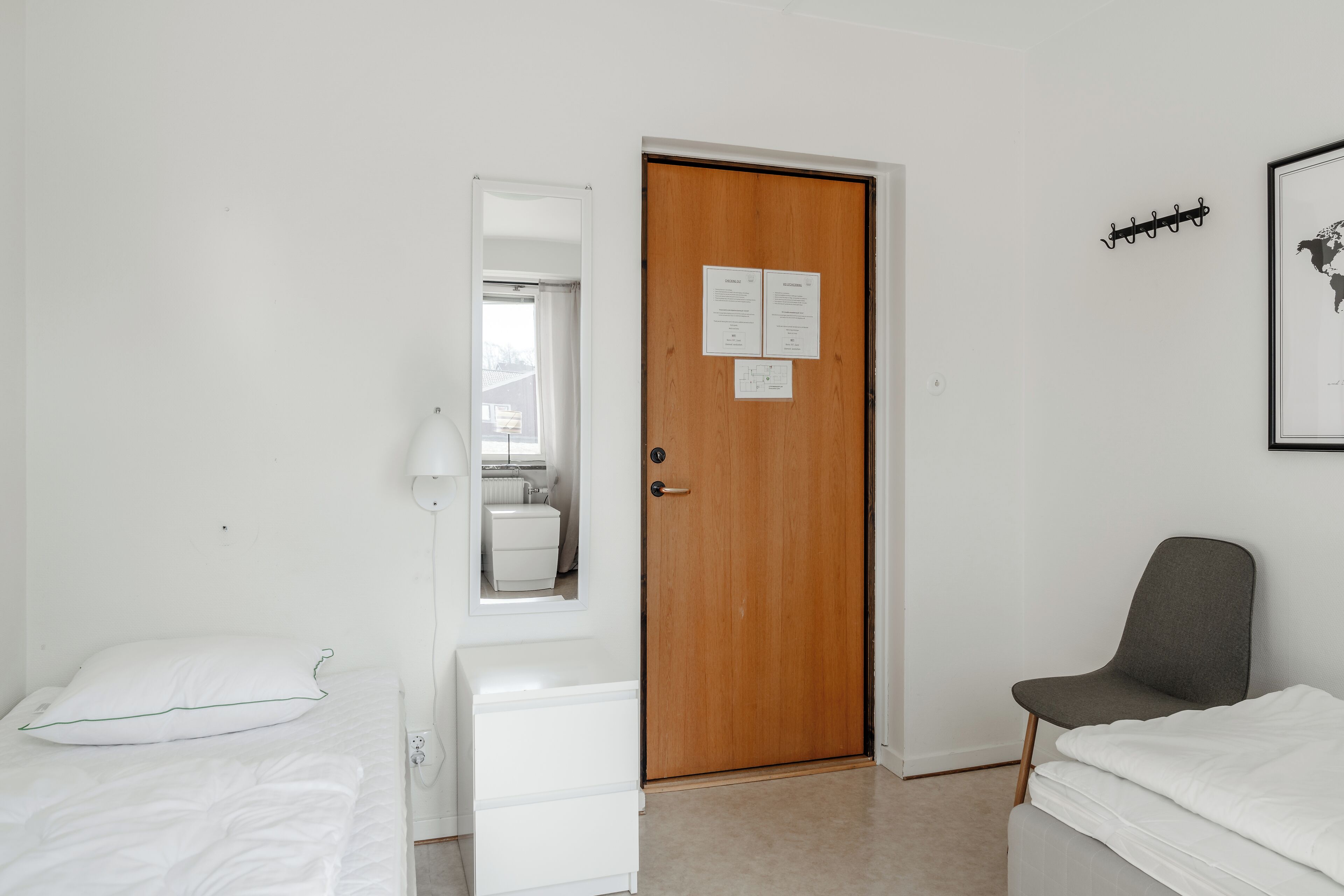 twin room, 2 single beds, shared bathroom | free wifi