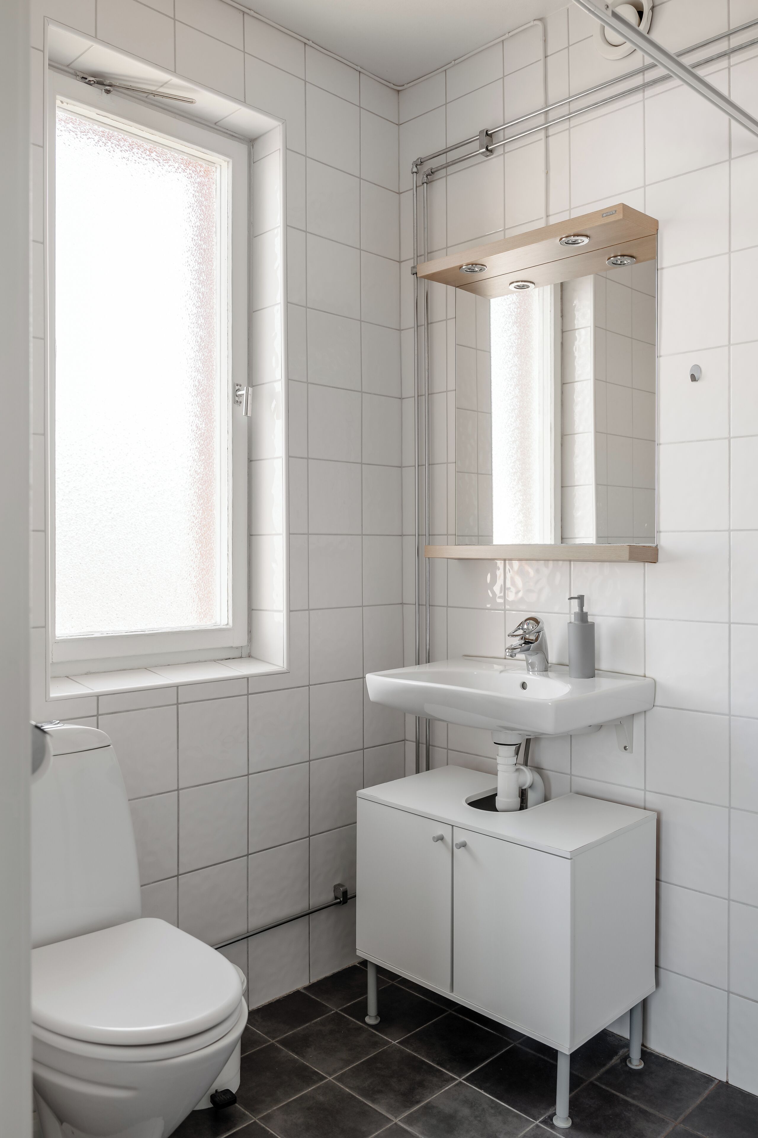 double room, private bathroom | bathroom | shower, hair dryer