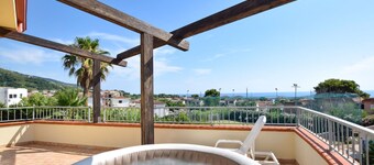 Stunning home in Sangineto Lido