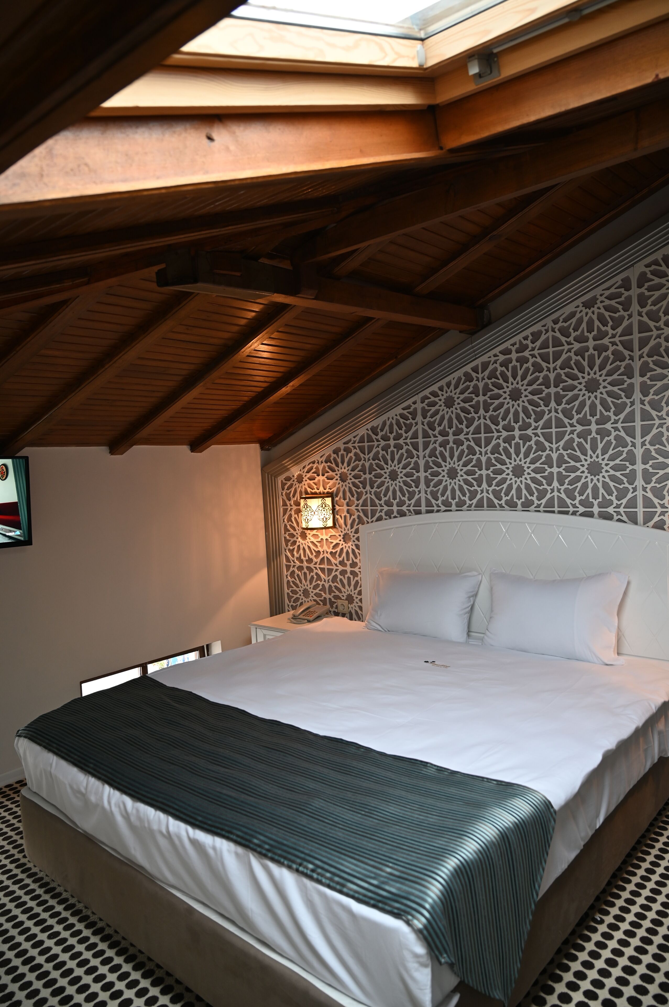 Phòng Tiêu chuẩn, 1 giường đôi | Bàn ủi/dụng cụ  ủi quần áo, truy cập Internet không dây miễn phí 