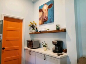 Interior - Studio - direct 2 min beach walk with public access end of street. (Oak Island)