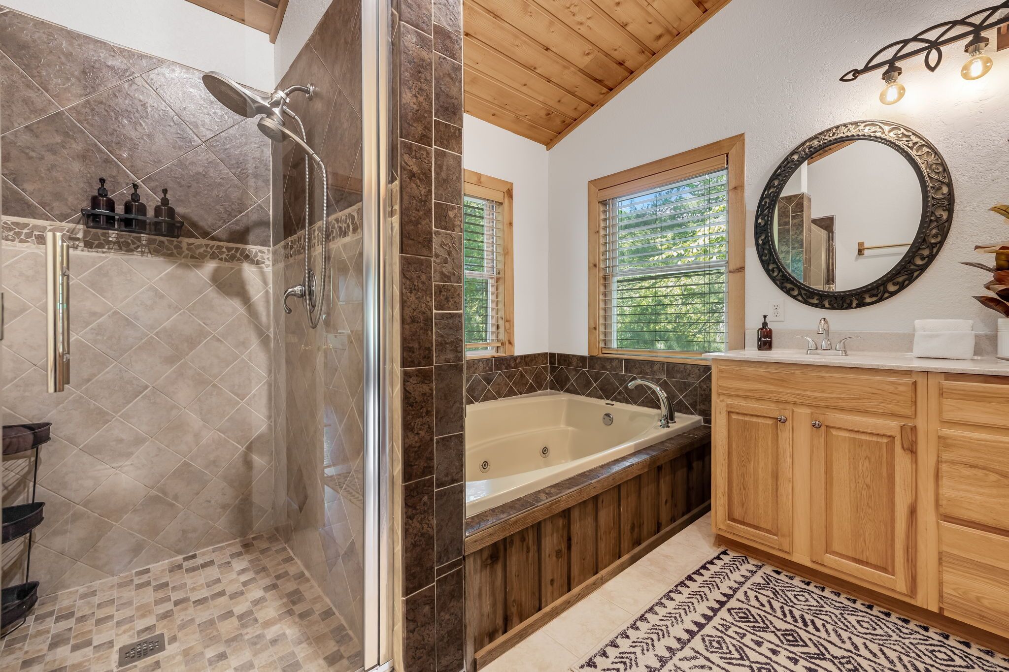 Shower, jetted tub, hair dryer, towels