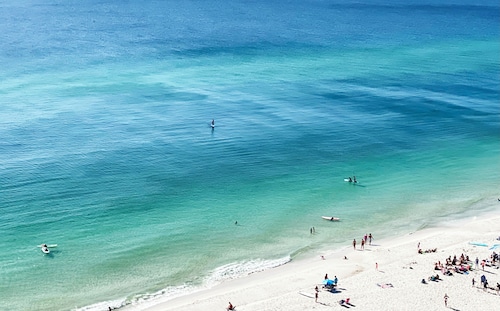 Luxurious 3500' Penthouse 100' balcony! Free Beach Chairs! Free Golf Daily!