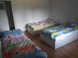 Free WiFi, bed sheets