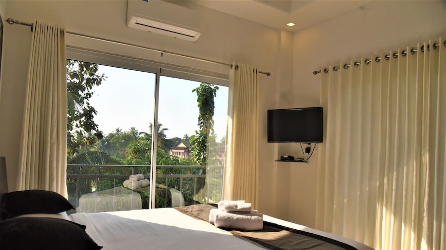 Aaria Hills