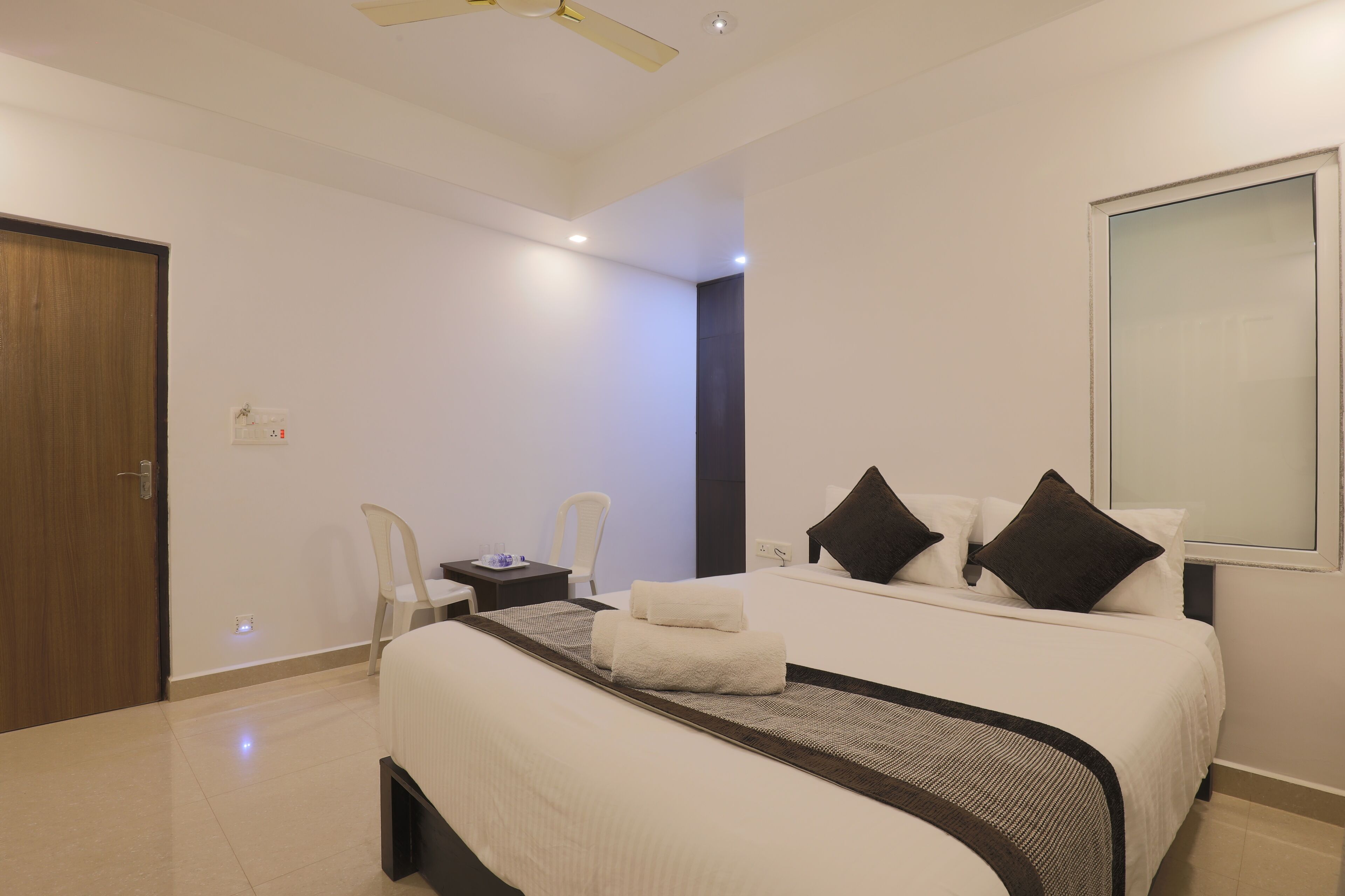 Deluxe Double Room | Egyptian cotton sheets, premium bedding, down comforters