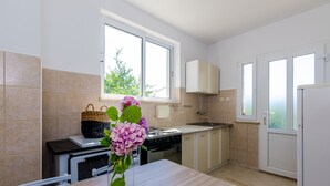 Hus (Holiday Home) | Spiseområde på rommet