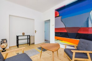 하우스 (Holiday Home) | 거실 | 평면 TV