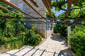 House (Holiday Home) | Property grounds