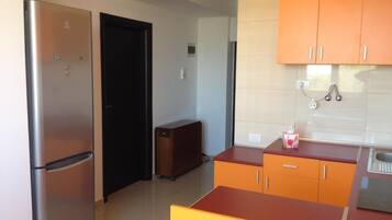 Refrigerador, horno y tostadora