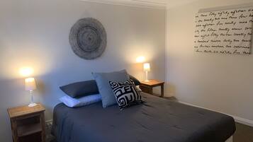 3 bedrooms, iron/ironing board, free WiFi, bed sheets