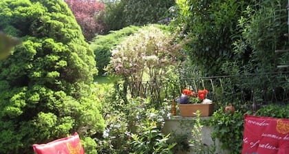 Peace & relaxation right on the edge of the forest in a lovingly furnished vacation apartment