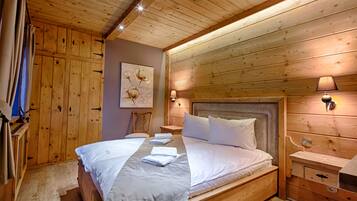 Apartment, 1 Bedroom, Fireplace | 1 bedroom, free WiFi, bed sheets