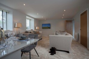 TV - Relaxing Home with large Terrace by LetMeStay (Ambleside)
