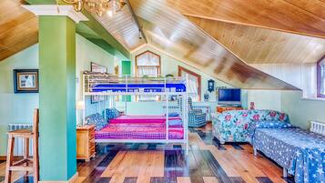 Family Cottage, 6 Bedrooms | 6 bedrooms, free WiFi