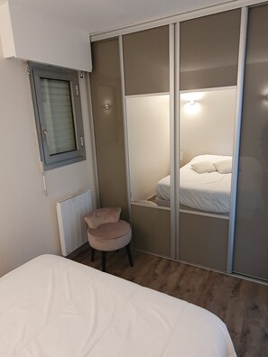 1 chambre, fer et planche à repasser, Wi-Fi, draps fournis