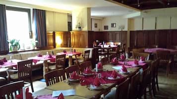 Tägliches inbegriffenes Frühstücksbuffet