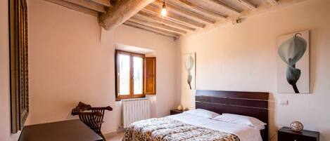 3 bedrooms, bed sheets