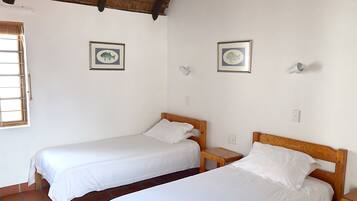 2 chambres, coffres-forts dans les chambres, bureau, Wi-Fi gratuit