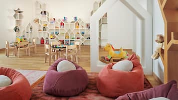 Área de juegos infantiles bajo techo