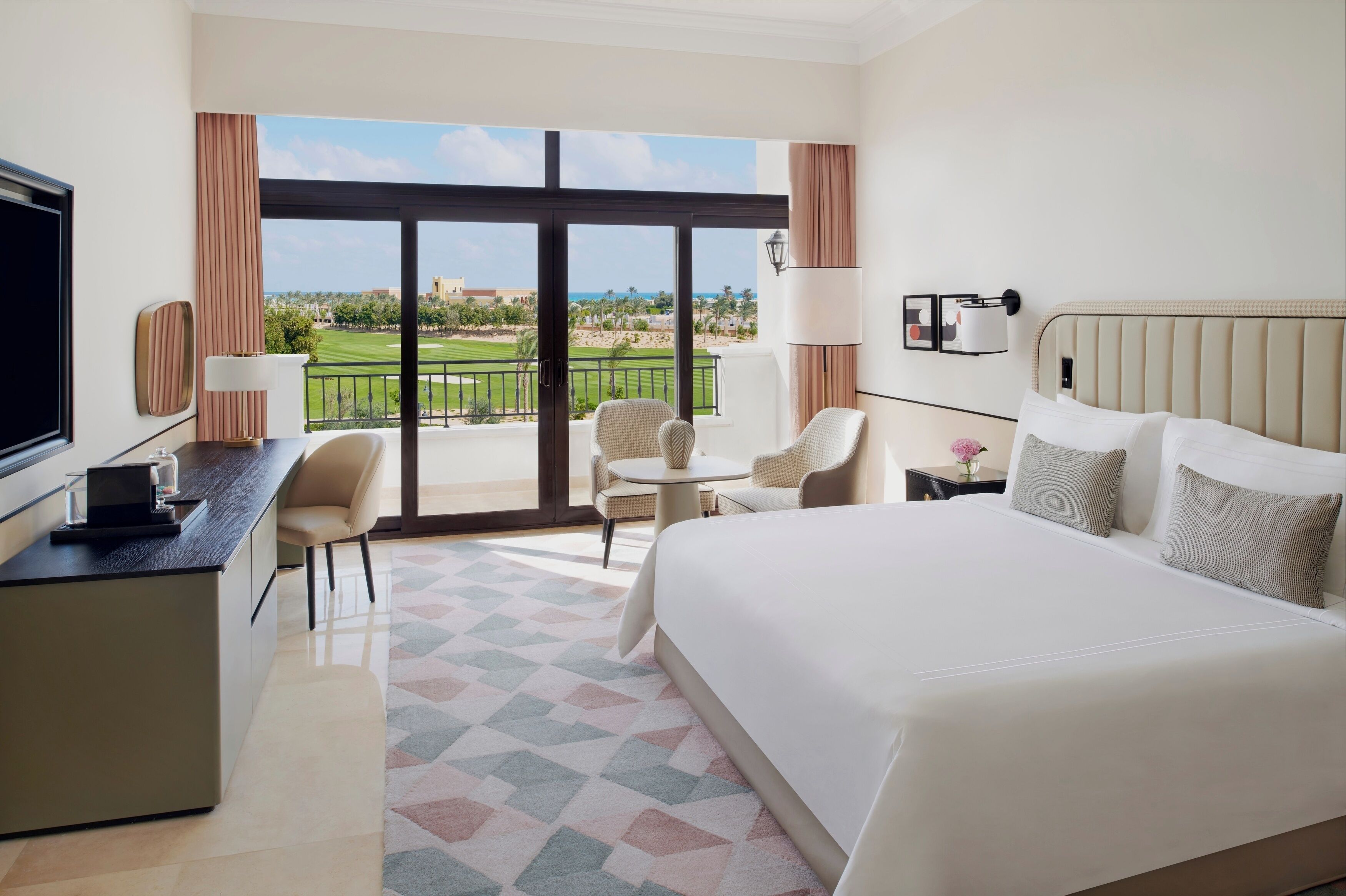 Junior Suite | Premium bedding, free minibar, in-room safe, desk