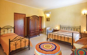 4 bedrooms, travel cot, free WiFi