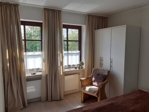 1 Schlafzimmer, Reisekinderbett, WLAN, Bettwäsche
