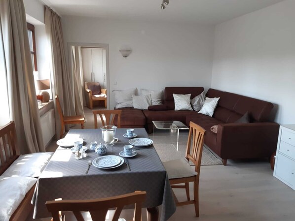 Imagen sin descripción, 1 de 9, botón