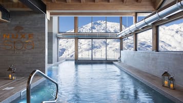 Indoor pool, pool loungers
