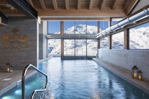 Indoor pool, sun loungers