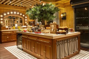 Buffet - Ours Blanc Hotel & Spa (Les Belleville)