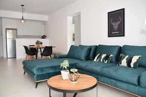 55-Zoll-Smart-TV mit Satellitenempfang, Fernseher