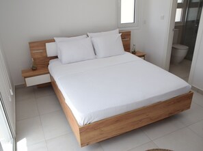 2 bedrooms, premium bedding, desk, laptop workspace