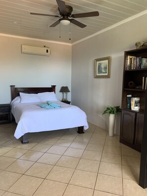 5 bedrooms, in-room safe, desk, WiFi