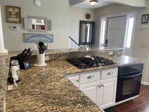 Fridge, microwave, oven, stovetop - End Unit Townhouse, Pool Right Outside, One Block From Beach!! (Saint Simons Island)