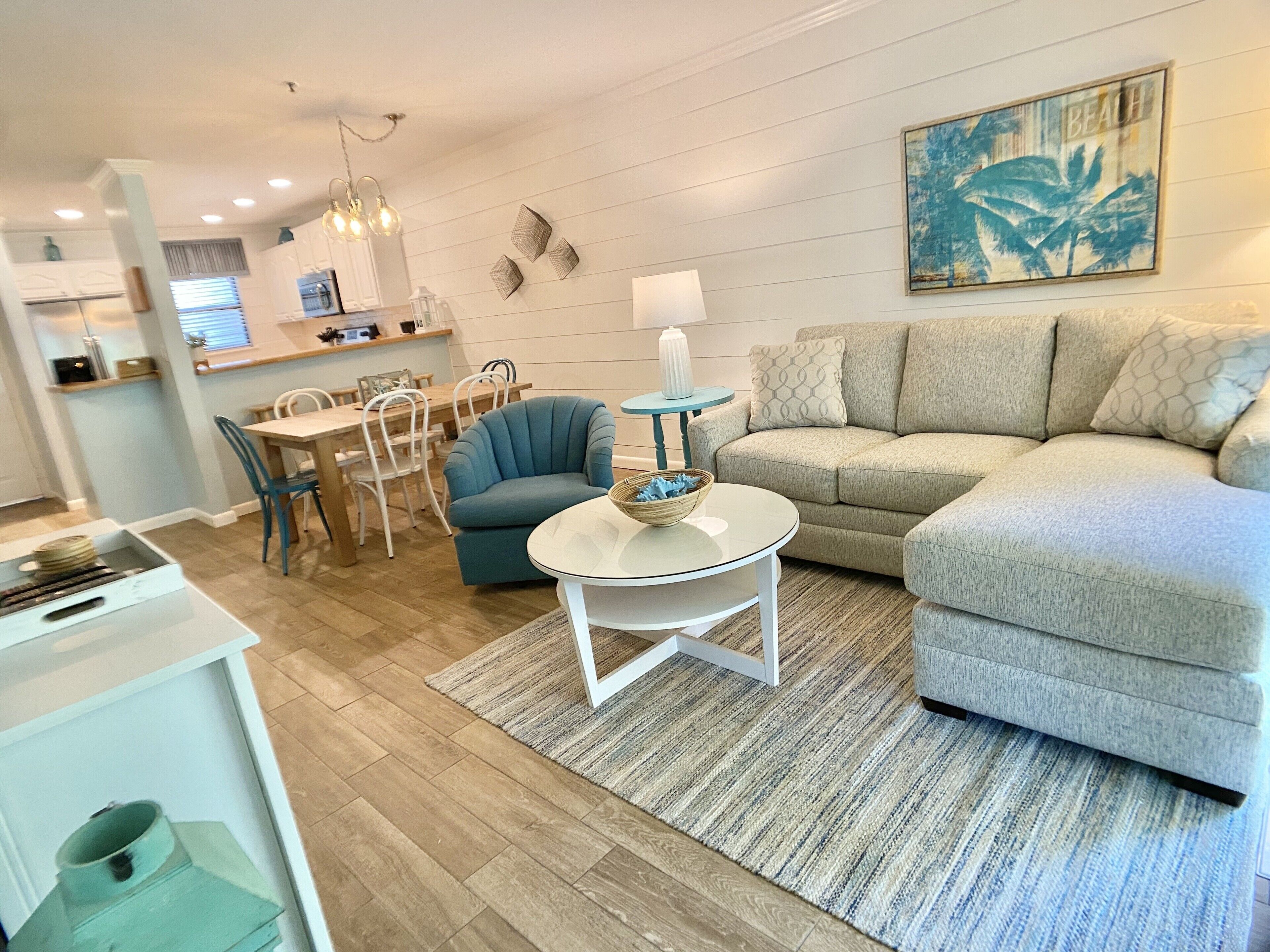 TV connectée, lecteur de DVD, livres, vidéothèque