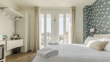 Deluxe Double Room, Balcony. Casa Baci