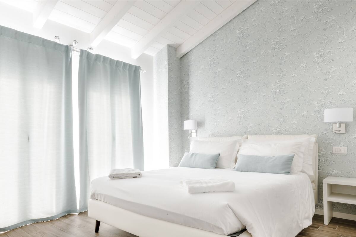Departamento, balcón | Ropa de cama de alta calidad, edredón, camas con pillow-top y minibar