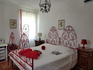 3 Schlafzimmer, Bügeleisen/Bügelbrett, Bettwäsche