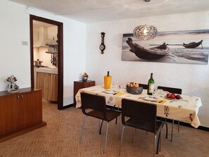 Dining - Villa with jetty on Magra river (Ameglia, La Spezia - Liguria)