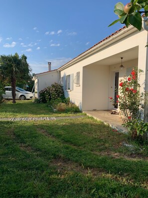 Exterior - Beautiful house in the south of Ile d'Oléron (Le Château-d'Oléron)